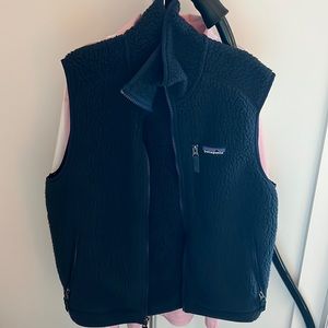Patagonia Men’s Navy Retro Fleece Vest